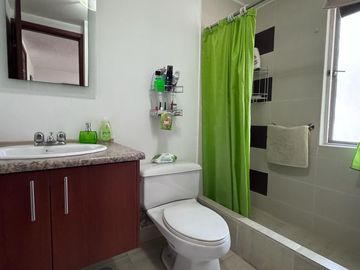 Venta casa amplia 4 dormitorios, sector Pomasqui