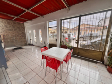 EN VENTA CASA 1 PLANTA EN CDLA. LAS TEJAS, AV 25 DE JULIO, SUR GYE