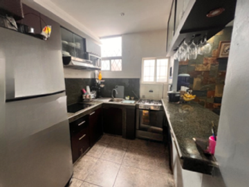 EN VENTA CASA 1 PLANTA EN CDLA. LAS TEJAS, AV 25 DE JULIO, SUR GYE