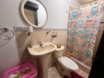 EN VENTA CASA 1 PLANTA EN CDLA. LAS TEJAS, AV 25 DE JULIO, SUR GYE