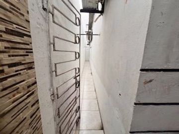 EN VENTA CASA 1 PLANTA EN CDLA. LAS TEJAS, AV 25 DE JULIO, SUR GYE