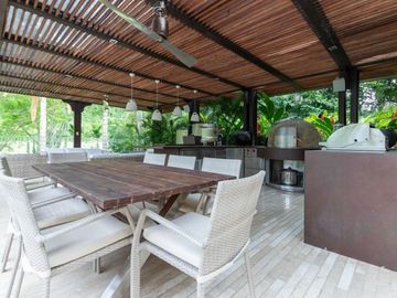 TE ALQUILO EXCLUSIVA FINCA MEDIALUNA EN BUCARAMANGA LLAMANOS AL3242060686 LOS ESPERAMOS.