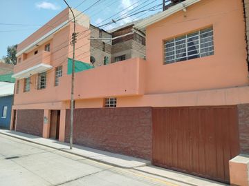 VENTA CASA CHOSICA COMO INVERSION CERCA PLAZA PRINCIPAL 220M2 $155,000