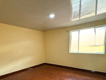 VENDO ESPECTACULAR CASA COMERCIAL 12 DE OCTUBRE -RENTANDO
