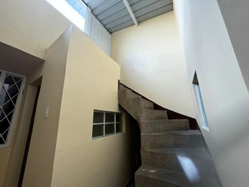 VENDO ESPECTACULAR CASA COMERCIAL 12 DE OCTUBRE -RENTANDO
