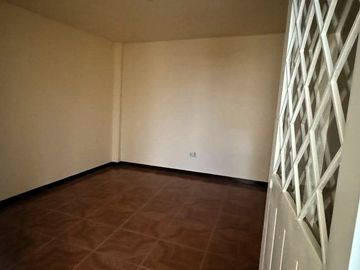 VENDO ESPECTACULAR CASA COMERCIAL 12 DE OCTUBRE -RENTANDO