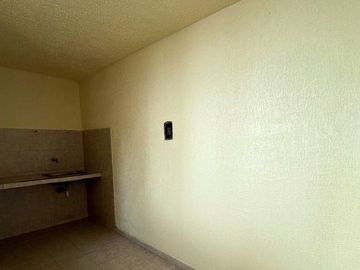 VENDO ESPECTACULAR CASA COMERCIAL 12 DE OCTUBRE -RENTANDO