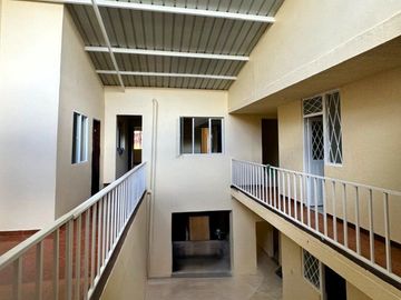 VENDO ESPECTACULAR CASA COMERCIAL 12 DE OCTUBRE -RENTANDO