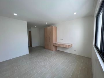 BRAND NEW HOUSE AND LOT IN TALON SINGKO ALONG MARCOS ALVAREZ
