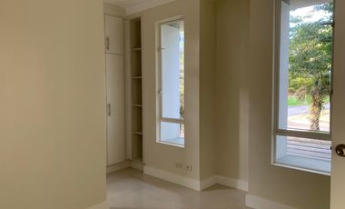 Ready for Occupancy 4 Bedrooms House for Sale in South Forbes Golf City