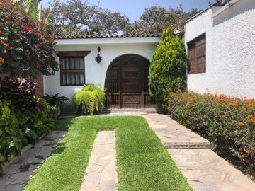 Vendo 1000 m. casa con piscina  en Chosica a unas cuadras del Club Regatas
