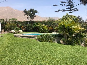 Vendo 1000 m. casa con piscina  en Chosica a unas cuadras del Club Regatas