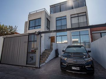 SE VENDE CASA EN COND DUNAS DEL MAR.
