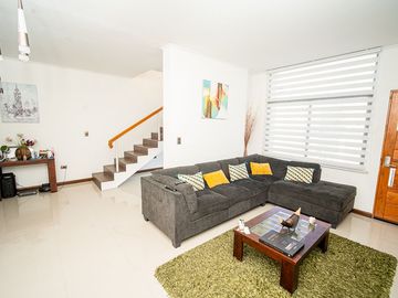 SE VENDE CASA EN COND DUNAS DEL MAR.