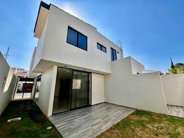 CASA EN VENTA, FRACCIONAMIENTO BOSQUES DE SANTA ANITA