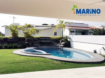 Hermosa Casa en venta. Lomas de Cocoyoc