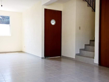 CASA EN VENTA EN FRACCIONAMIENTO METEPEC