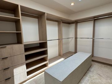 En venta casa 3 recàmaras Fracc.La Espiga terraza cocina equipada jardìn àrea infantil vigilancia CR-QHO6282377