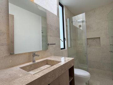 En venta casa 3 recàmaras Fracc.La Espiga terraza cocina equipada jardìn àrea infantil vigilancia CR-QHO6282377