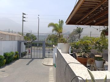 VENTA CASA CHOSICA SANTA MARIA PISCINA 4 DORM. 2 COCHERAS
