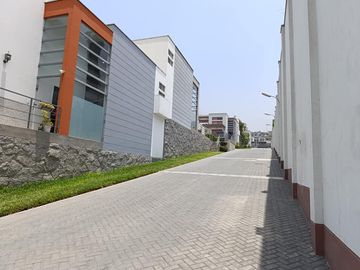 VENTA CASA CHOSICA SANTA MARIA PISCINA 4 DORM. 2 COCHERAS