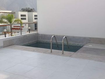 VENTA CASA CHOSICA SANTA MARIA PISCINA 4 DORM. 2 COCHERAS
