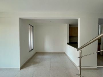 Extraordinaria casa nueva en Cerritos en conjunto con piscina con 3 alcobas y 3 baños. Galicia. Pereira.