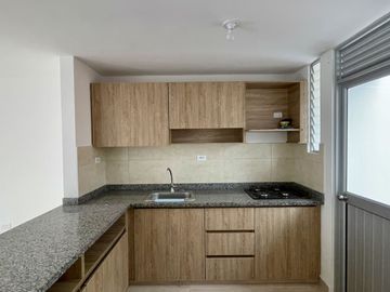 Extraordinaria casa nueva en Cerritos en conjunto con piscina con 3 alcobas y 3 baños. Galicia. Pereira.