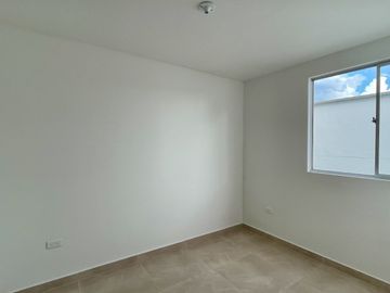 Extraordinaria casa nueva en Cerritos en conjunto con piscina con 3 alcobas y 3 baños. Galicia. Pereira.