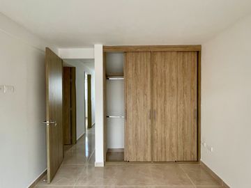 Extraordinaria casa nueva en Cerritos en conjunto con piscina con 3 alcobas y 3 baños. Galicia. Pereira.
