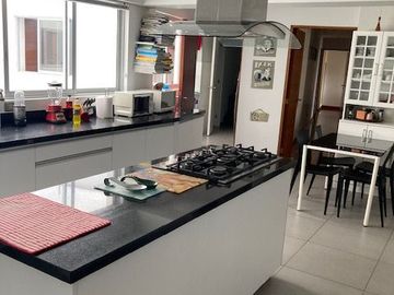 SE VENDE FINO DEPARTAMENTO EN ZONA EXCLUSIVA DE SAN ISIDRO - Av. Santo Toribio .