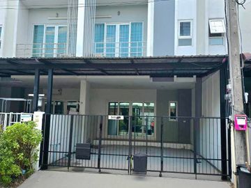 Townhomes for sale, newly renovated Mae Hee. You can walk to the Lanna Temple School.
