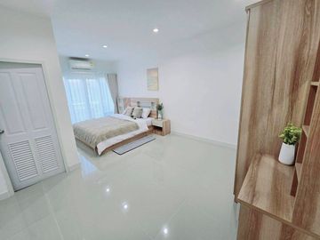 Townhomes for sale, newly renovated Mae Hee. You can walk to the Lanna Temple School.