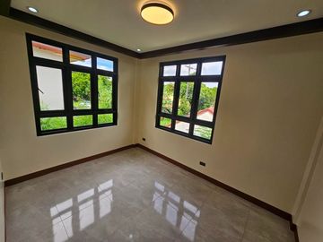 BRAND NEW SINGLE ATTACHED HOUSE AND LOT FOR SALE IN TOWN AND COUNTRY WEST MOLINO III