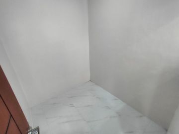 BRAND NEW TOWNHOUSE AND LOT FOR SALE IN TOWN AND COUNTRY WEST MOLINO III
