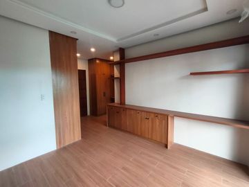 BRAND NEW TOWNHOUSE AND LOT FOR SALE IN TOWN AND COUNTRY WEST MOLINO III
