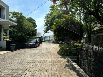 Dijual rumah dengan lokasi sangat strategis di Jl. RC. Veteran Raya!
