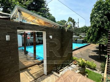 Dijual rumah dengan lokasi sangat strategis di Jl. RC. Veteran Raya!