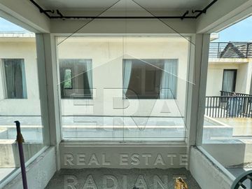 Dijual rumah dengan lokasi sangat strategis di Jl. RC. Veteran Raya!