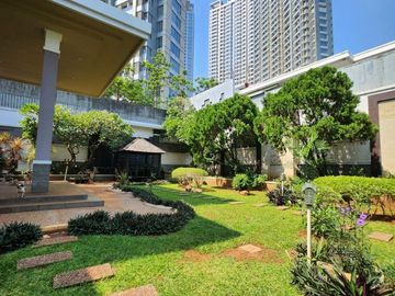 RUMAH ASRI dgn TAMAN di KOMPLEK PONDOK ANGGREK, JAKBAR dkt TAMAN ANGGREK