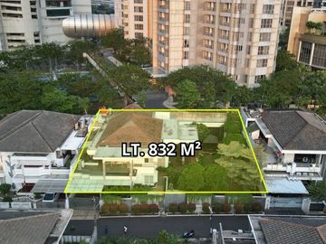 RUMAH ASRI dgn TAMAN di KOMPLEK PONDOK ANGGREK, JAKBAR dkt TAMAN ANGGREK