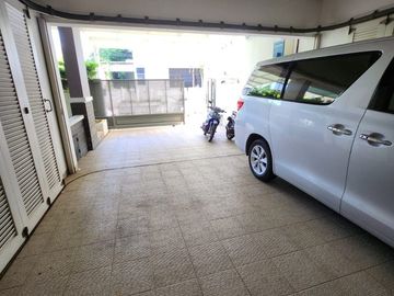 RUMAH ASRI dgn TAMAN di KOMPLEK PONDOK ANGGREK, JAKBAR dkt TAMAN ANGGREK