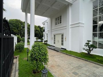 RUMAH MEWAH BARU di Jl BANYUMAS, MENTENG, JAKPUS