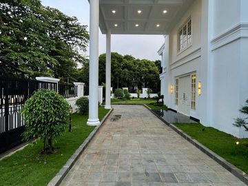 RUMAH MEWAH BARU di Jl BANYUMAS, MENTENG, JAKPUS