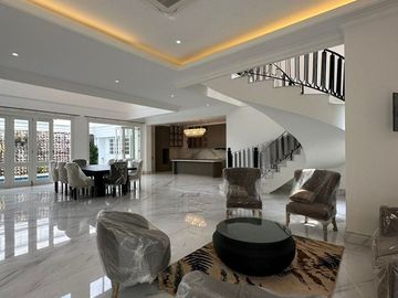 RUMAH MEWAH BARU di Jl BANYUMAS, MENTENG, JAKPUS