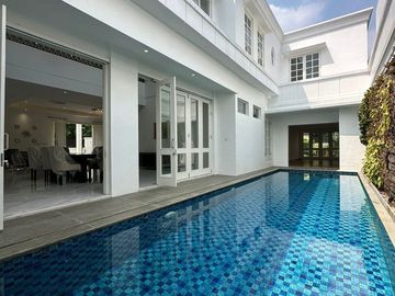 RUMAH MEWAH BARU di Jl BANYUMAS, MENTENG, JAKPUS
