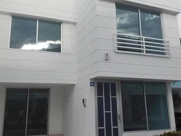 Casa en venta en conjunto en Girardot- Cundinamarca