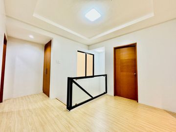 FOR SALE BEAUTFUL MODERN 2 STOREY DUPLEX HOUSE IN BF RESORT