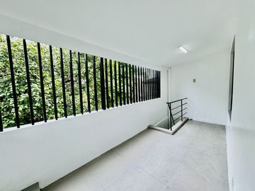 FOR SALE BEAUTFUL MODERN 2 STOREY DUPLEX HOUSE IN BF RESORT