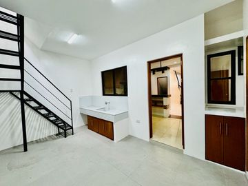 FOR SALE BEAUTFUL MODERN 2 STOREY DUPLEX HOUSE IN BF RESORT
